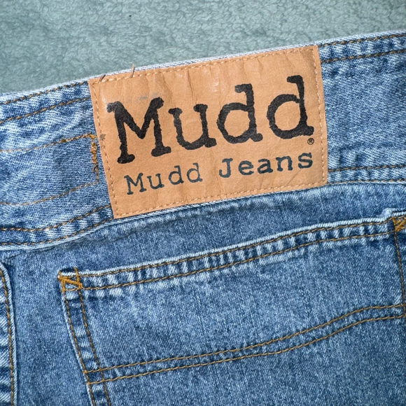 Mudd Womens Blue Jean Shorts Size 13 Zip closure Mom Y2k 3"inseam - Picture 8 of 11